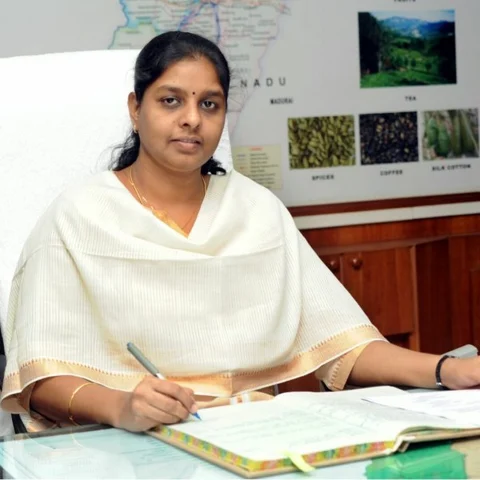 அறிவிப்போடு நின்றுவிடுவாரா தேனி கலெக்டர்? - சமூக ஆர்வலர்கள் கேள்வி