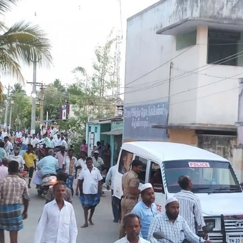 `கீழ்விஷாரம் துப்பாக்கிச்சூடு!’ -பா.ம.க முன்னாள் எம்.எல்.ஏ மீது வழக்குப்பதிவு