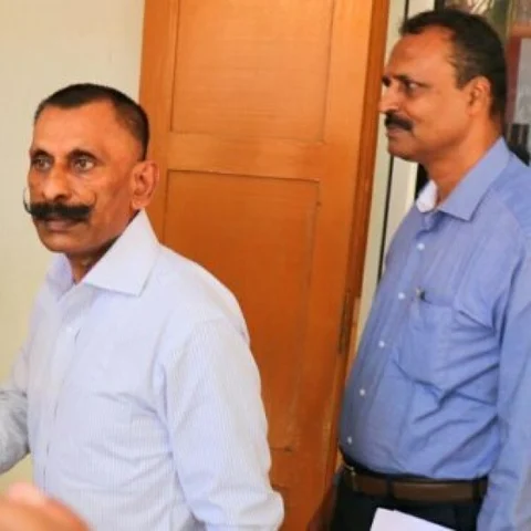 `பொன்.மாணிக்கவேல் விளம்பரத்துக்காக கைது செய்கிறார்!' - சென்னை உயர் நீதிமன்றம்