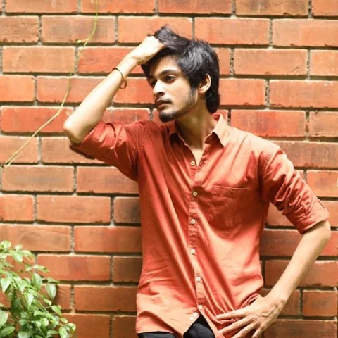 ஓவர் வெள்ளை, ஒரிஜினல் அடி, `காட்ஃபாதர்’ தனுஷ்! - 'வடசென்னை'யின் தெய்வ மச்சான் சரண்