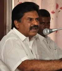ஆங்கிலமும் அவசியம்... தமிழுக்கு சிலையும் முக்கியம்-ஈஸ்வரன்