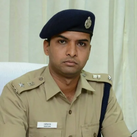 `தவறு செய்தால் கேமராவில் சிக்குவார்கள்; யாரையும் விரட்டிப் பிடிக்க வேண்டாம்!’ - காஞ்சிபுரம் எஸ்.பி