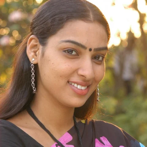 ``சிங்கம் படத்துல நடிக்கும்போதுதான் அவருக்கு என் மேல காதல் வந்திருக்கு..!' - வனஜா