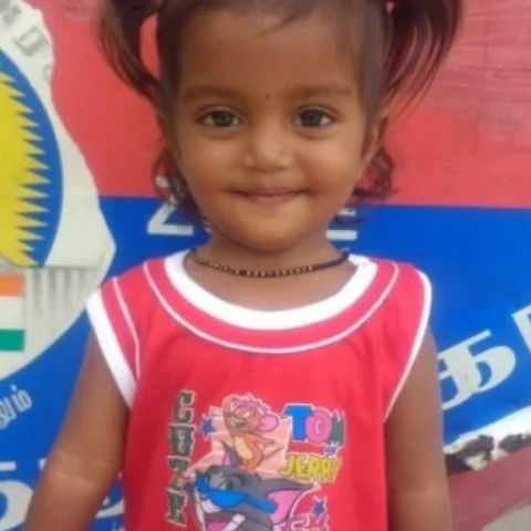 `ஹரிணி சீக்கிரம் கிடைப்பா; பெற்றோர் மனம் குளிரும்!' - ஃப்ளெக்ஸ் வைத்து தேடும் இஸ்லாமியப் பெண்