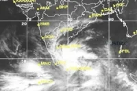 நெருங்கும் 'நீலம்’ புயல்: தொலைத் தொடர்பு, மின் இணைப்பு பாதிக்கப்படலாம்