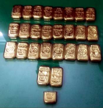 மோதல்களும் முனகல்களும்: 4 நிமிட வாசிப்பில் ஜூ.வி.யின் 8 மேட்டர்கள்!
