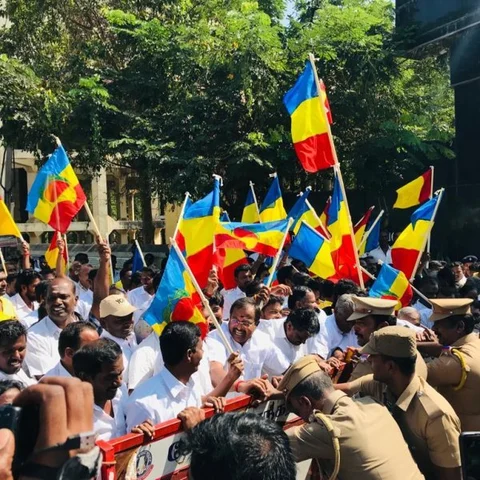 `எங்க மக்கள் பாதிக்கப்படுவாங்க!' - சேலம் ரயிலை கரூர் வரை நீட்டிக்க பா.ம.க எதிர்ப்பு