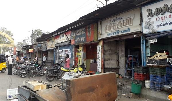 `பெரியார் பஸ் ஸ்டாண்டை இடிக்கப்போறாங்களாம்!'’ - 38 வருட நினைவை பகிரும் கடைக்காரர்கள்