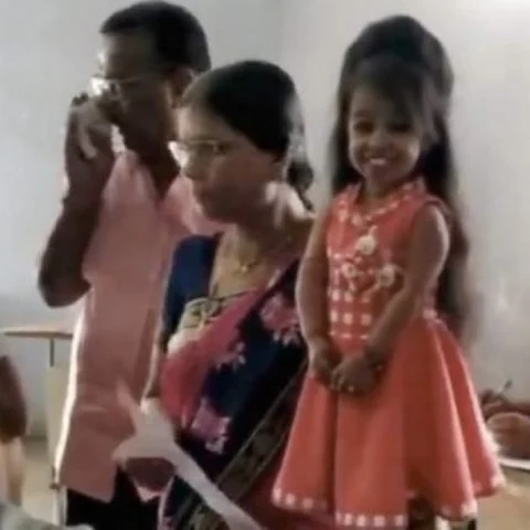 உயரம் 63 செ.மீ, வயது 25... ஜோதி ஆம்கேவிடம் கற்றுக்கொள்ள வேண்டியது என்ன?