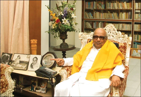 அஜித் to 'சீக்ரெட் டச்' - 3 நிமிடத்தில் ஆனந்த விகடன் 10 அம்சங்கள்