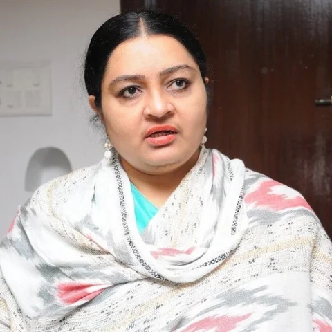 யார் வீட்டை... யார் நினைவிடமாக்குவது? திகு திகு தீபா