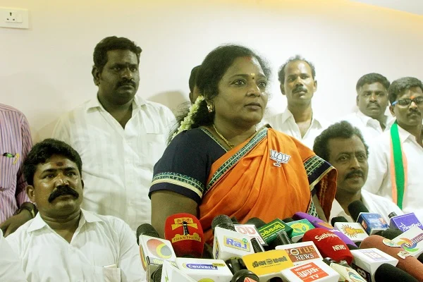 `அ.தி.மு.க கொண்டுவந்த சட்டத்தின்படியே துணைவேந்தர் நியமனம் நடந்தது!’ - தமிழிசை விளக்கம் #AnnaUniversity