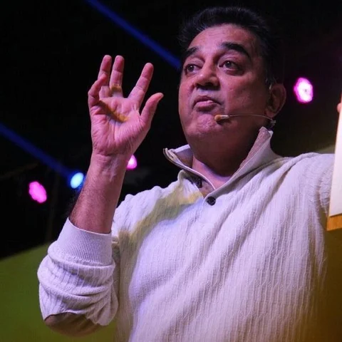 "ரஜினி எம்.ஜி.ஆர் ஆட்சியென்றால்... நான் மக்களாட்சி!" - ரஜினியின் 'எம்.ஜி.ஆர் ஆட்சி'க்கு கமல் பதில்