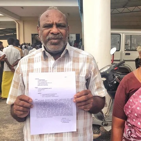 `சொத்தை அபகரிச்சுக்கிட்டாங்க மீட்டுக்கொடுங்க!’ - மகன்கள் மீது புகாரளித்த வயதான தம்பதி