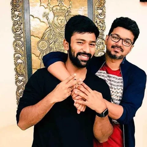 `மெசேஜ் வாழ்த்தைத் தாண்டி விஜய் கொடுத்திருக்கும் அந்த ஸ்வீட் சர்ப்ரைஸ்'' - சாந்தனு பாக்யராஜ்!