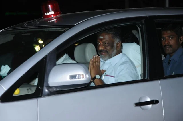 பொதுக்குழு இடத்தை பார்வையிட்டார் ஓ.பி.எஸ்