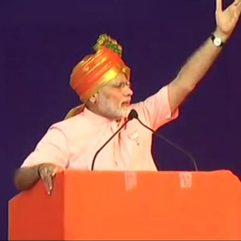 'குறிப்புகள் இல்லாமல் 15 நிமிடங்கள் பேசத் தயாரா?’ - ராகுலுக்குச் சாவல்விட்ட மோடி