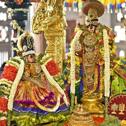 கதவடைத்த தாயார்... பரிதவித்த பெருமாள்... ஸ்ரீரங்கத்தில் சேர்த்திசேவை கோலாகலம்!