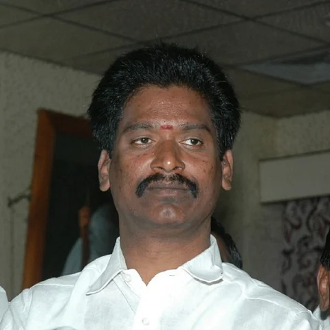 `வேலூர் - திருவண்ணாமலை அ.ம.மு.க-வில் அதிருப்தி!’ - வேறு கட்சிக்குத் தாவும் தினகரன் ஆதரவாளர்கள்
