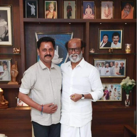 நள்ளிரவில் கட்டுப்பாட்டை இழந்த கார்! - பறிபோன தர்மபுரி ரஜினி மக்கள் மன்றச் செயலாளர் உயிர்