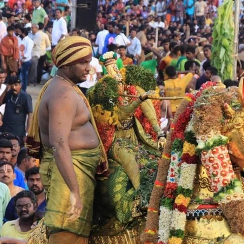 கள்ளழகர்... வைகை ஆற்றில் இறங்கிய முதல் இடம் எது?