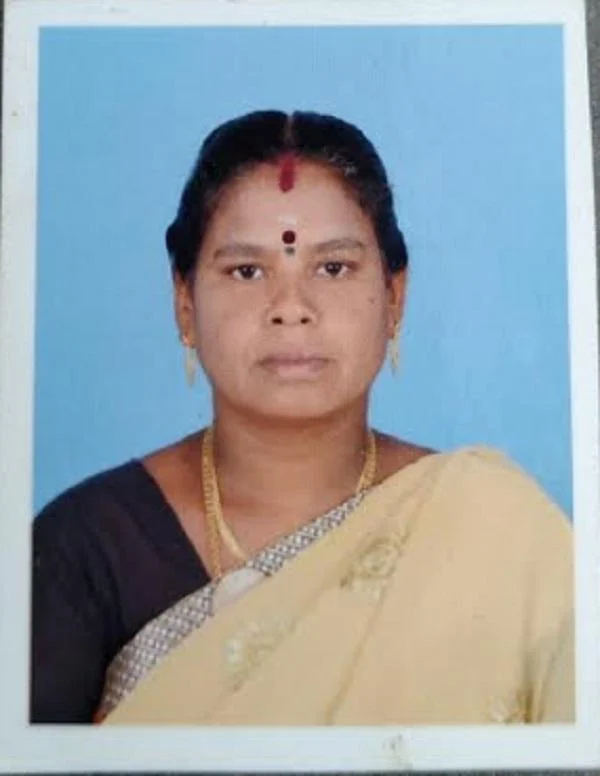 `எங்க அம்மாவைக் கண்டுபிடித்து தாருங்கள்!’ - கதிராமங்கலத்தில் போராடும் பெண் குழந்தைகள்
