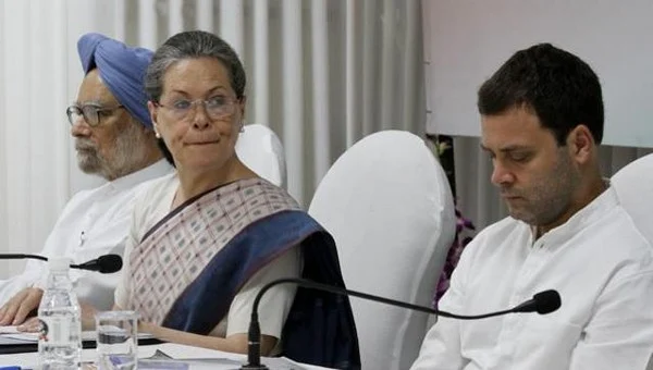 காங்கிரஸ் கட்சிக்கு கடும் நிதி நெருக்கடியாம்: எம்.பி.க்கள் ஒரு மாத சம்பளத்தை அளிக்க உத்தரவு !
