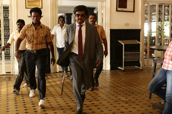 குமுதவல்லி, கலாபி, 2,800 இருக்கைகள்! - கபாலியின் 16 அப்டேட்ஸ் #Kabali