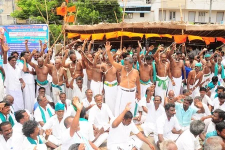 திருச்சி விவசாயிகளின் 14 நாள் போராட்டம் இன்றுடன் முடிவு!