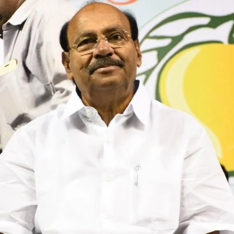 `பா.ம.க-வைச் சேர்ப்பதால் எந்த நன்மையும் இல்லை!' - சீனியர் நிர்வாகிக்குத் தடைபோடும் தி.மு.க