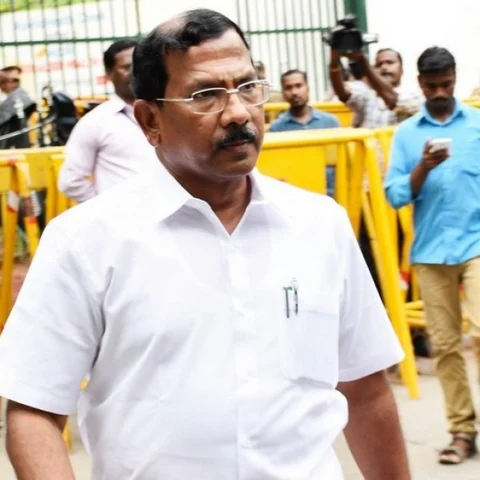 'தமிழ் இருக்கைக்கான தி.மு.க. நிதி வந்துசேரவில்லை' - அமைச்சர் மாஃபா பாண்டியராஜன் தகவல்