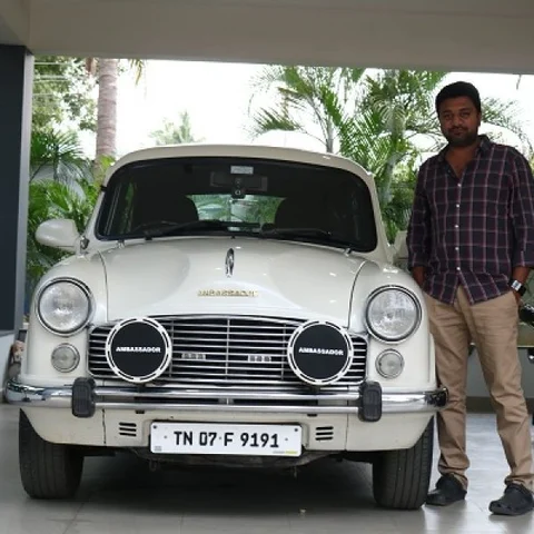 இமயமலைக்கு அம்பாசிடரில் விசிட் அடித்த ஈரோடு வின்டேஜ் கார் ப்ரியர்!