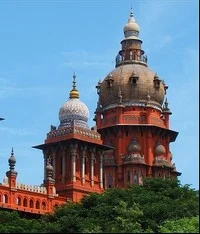 பொறியியல் கல்லூரிகளின் தரத்தை மறு ஆய்வு செய்யக் கோரி வழக்கு