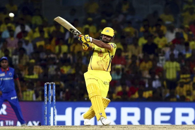 ``அவர் கிரிஸில் இருக்கும்போது பௌலர்களுக்கு நெருக்கடிதான்’ - தோனி குறித்து மனம் திறந்த ரெய்னா