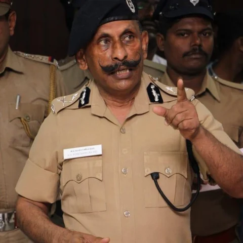 `ஒரு வருஷம் ஆகுது, ஒரு செங்கல்லைக்கூட எடுத்துவைக்கல!'- தமிழக அரசு மீது பாயும் பொன். மாணிக்கவேல்