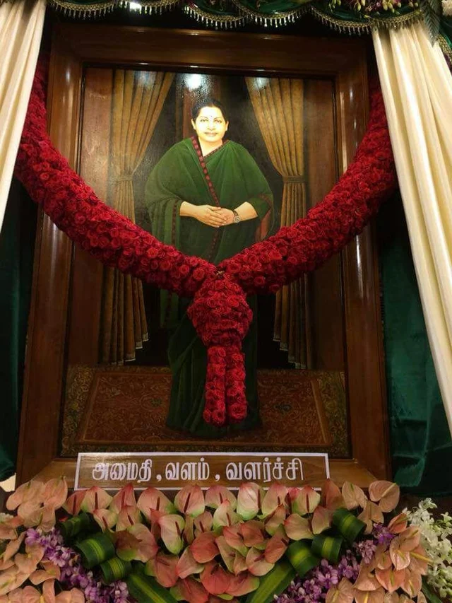 சட்டசபையில் ஜெயலலிதா படம்: கருணாநிதிக்கு நேர்ந்தது ஜெயலலிதாவுக்கும் நடக்குமா?