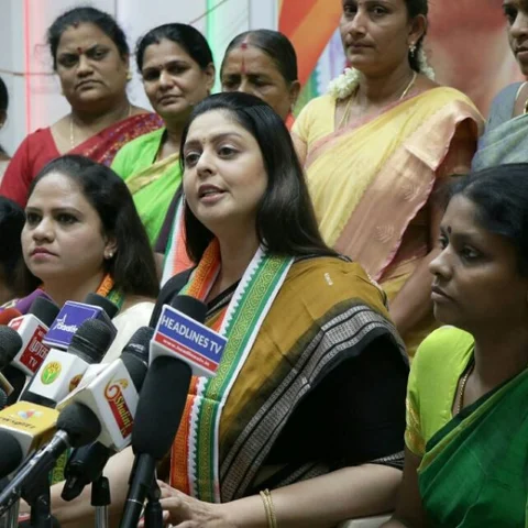 கேரள அமைச்சர் எம்.எம்.மணிக்கு எதிராக நடிகை நக்மா போர்க்கொடி