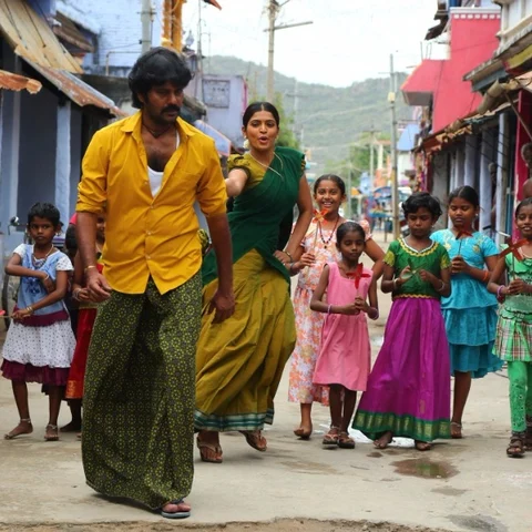 ரஜினி - கமல் ரசிகர்கள் சண்டை எடுபடுகிறதா? - எங்கிட்ட மோதாதே படம் எப்படி?