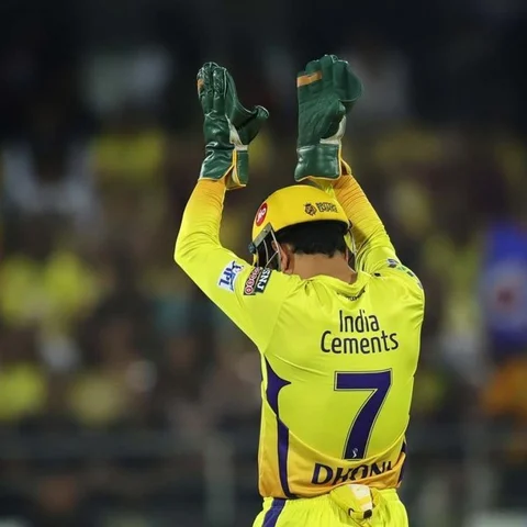 ``இப்போது அதற்கு நேரம் இல்லை... உலகக்கோப்பை இருக்கு...!” - தோல்வி குறித்து மனம் திறந்த தோனி!