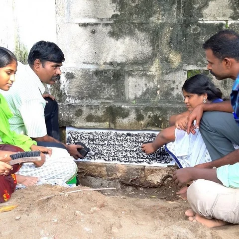 திருப்புல்லாணியில் பாண்டியர்கால கல்வெட்டுகள்... அரசுப் பள்ளி மாணவர்கள் கண்டுபிடிப்பு!