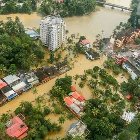 கேரளாவை புரட்டிப்போட்ட மழை: கூடியது சிறப்பு சட்டப்பேரவைக் கூட்டம்