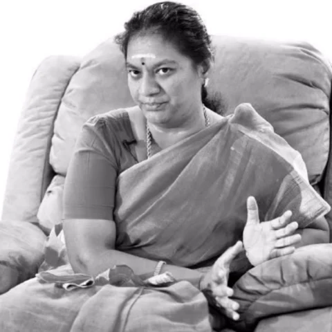 அதிமுக அமைச்சர்களைத் தாக்கும் சசிகலா!