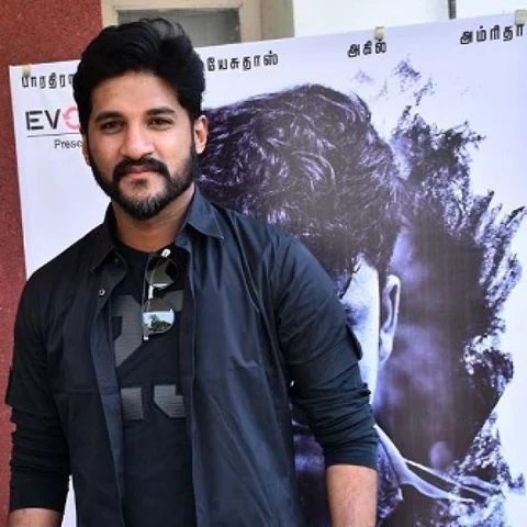 “நான் நடிக்க வந்தது என் அப்பாவுக்கு பிடிக்கலை!” - விஜய் யேசுதாஸ் வருத்தம்