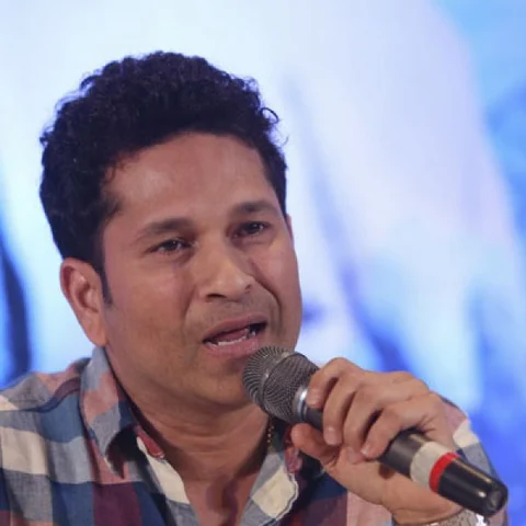 `இனி ஆட்டத்தை அவரே கட்டுப்படுத்துவார்' - தோனி குறித்து சச்சின் புகழாரம்!
