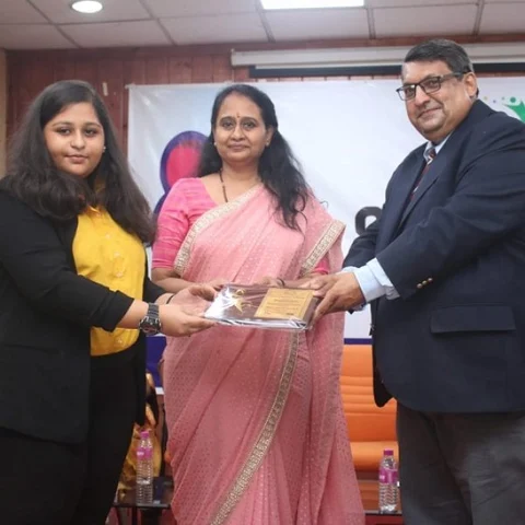 மதிப்பெண் தாண்டிய வாழ்க்கை! -சென்னைப் பெண் ராஜலட்சுமியின் புதிய பிசினஸ் முயற்சி