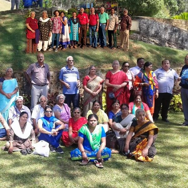 `14 பேரும் அந்த இடத்துக்குப் போயிட்டு வந்தோம்!'- செய்திவாசிப்பாளர் விஜயா பாஸ்கரன் கண்ணீர்! #srilankaAttacks