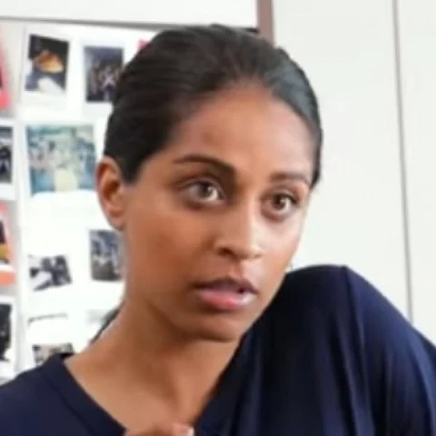 இந்தியப் பெற்றோர்களிடம் ‘டேட்டிங்’ பற்றி எப்படிச் சொல்வது? - கலாய்க்கும் லில்லி சிங்