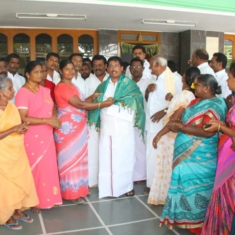 `8 வழிச் சாலை வழக்குக்காக விவசாயிகளிடம் ரூ.2 கோடி பெற்றது பா.ம.க!' - வீரபாண்டி ராஜா