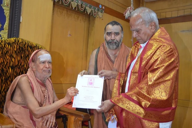 காஞ்சி பீடாதிபதி ஜெயேந்திர சரஸ்வதி காலமானார்!