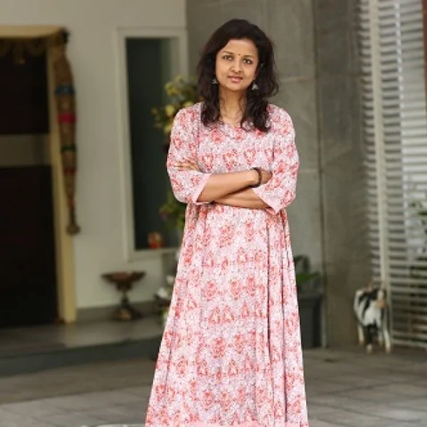 ''அந்த ரெண்டு ஹீரோயின்தான் உதயநிதிக்கு பொருத்தம்!" - கிருத்திகா உதயநிதி